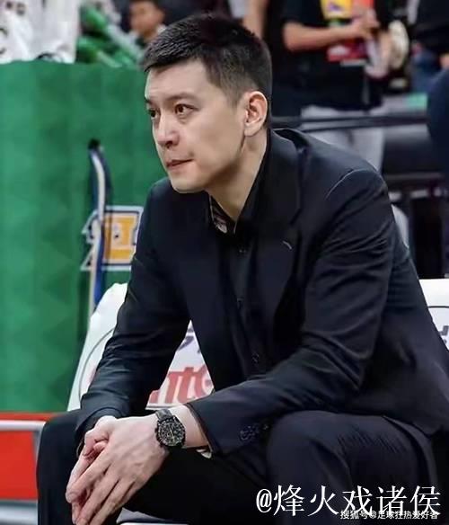 杨鸣谈大败广厦:人员更迭后一直被质疑 但我们没失去老辽宁的传统 杨鸣谈大败广厦:人员更迭后一直被质疑 但我们没失去老辽宁的传统