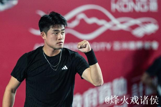 香港赛吴易昺横扫晋级次轮 黄泽林双打开门红