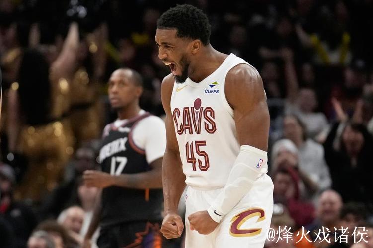 米切尔34分布克32分 骑士6人上双终结太阳4连胜 米切尔34分布克32分 骑士6人上双终结太阳4连胜